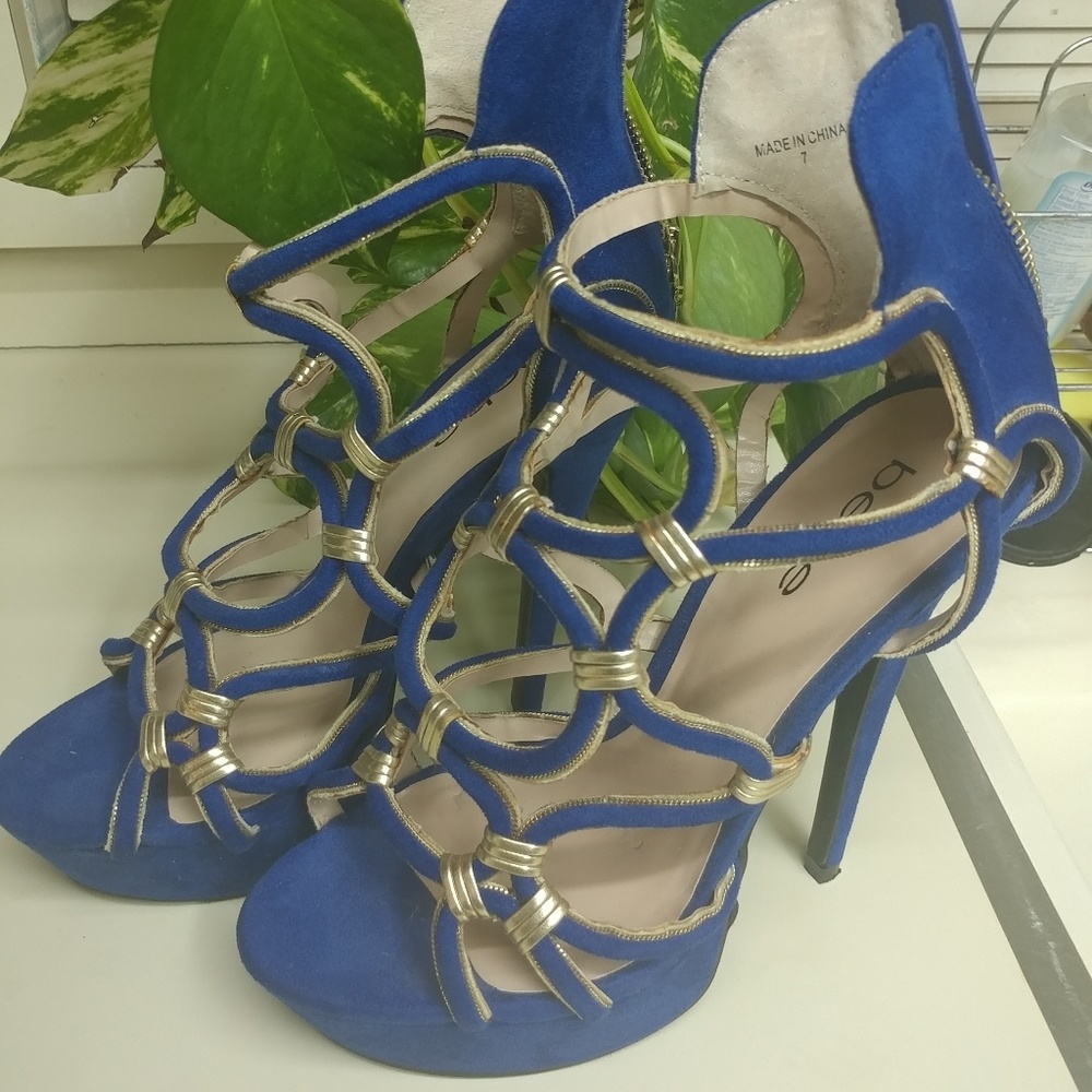 Must have Bebe heels.
